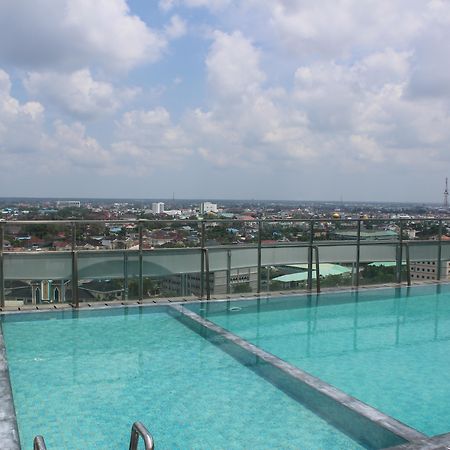 Harris Hotel Pontianak Kültér fotó