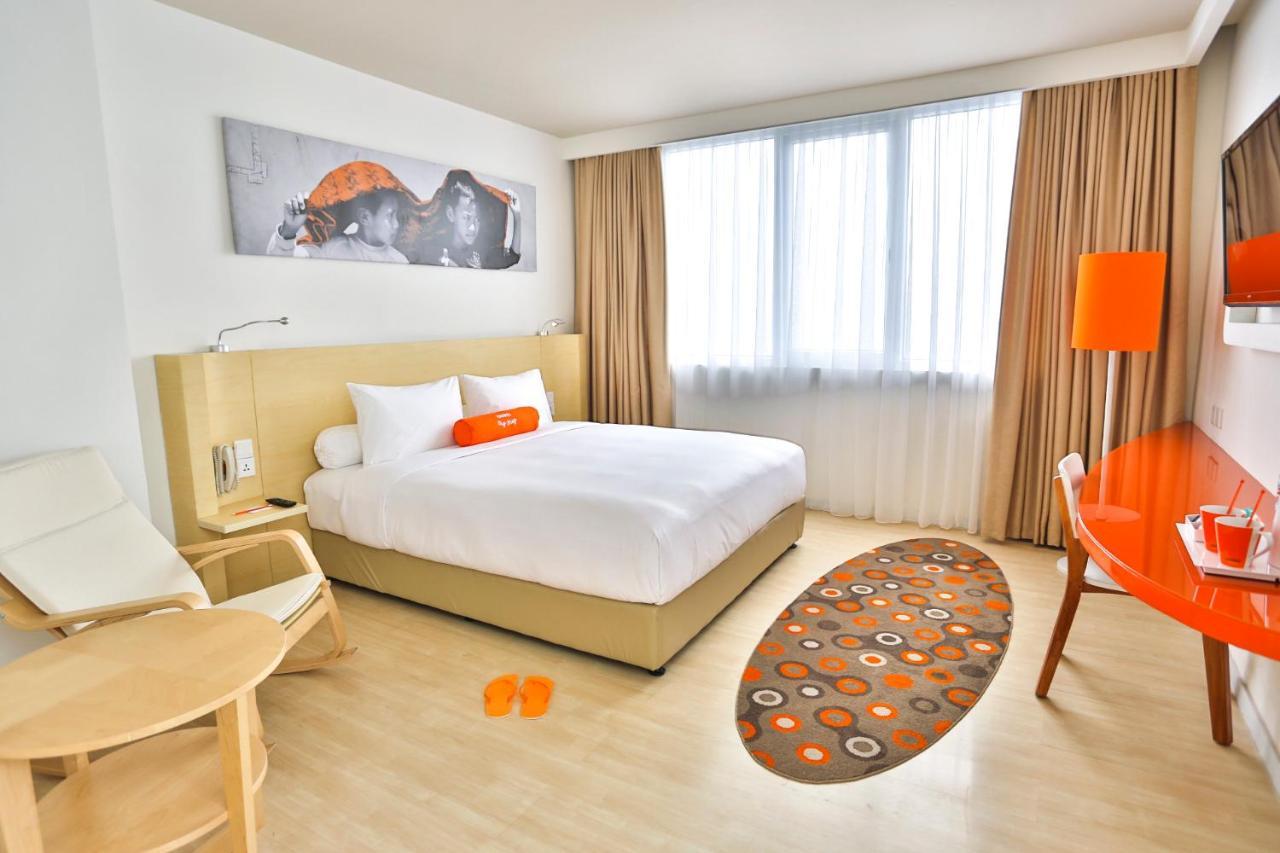 Harris Hotel Pontianak Kültér fotó