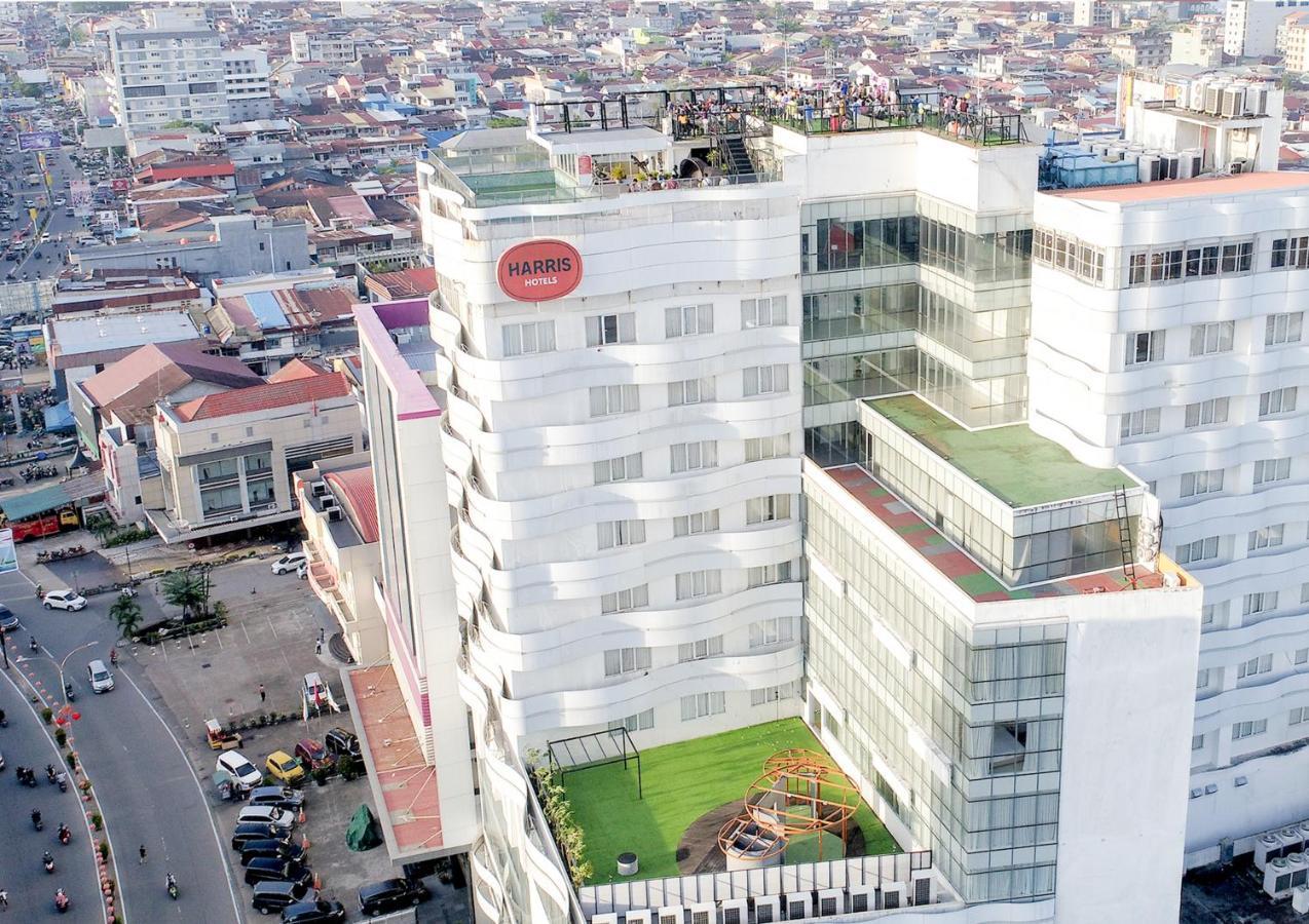 Harris Hotel Pontianak Kültér fotó