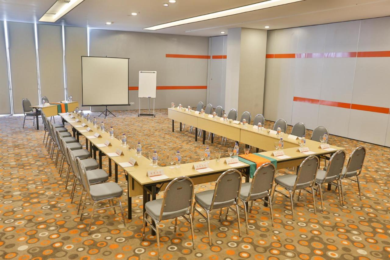 Harris Hotel Pontianak Kültér fotó