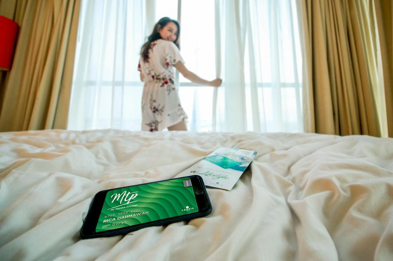 Harris Hotel Pontianak Kültér fotó