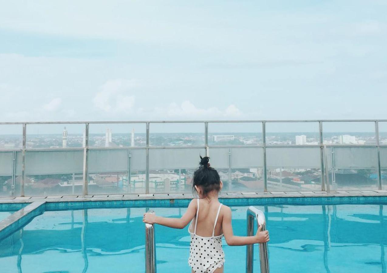 Harris Hotel Pontianak Kültér fotó