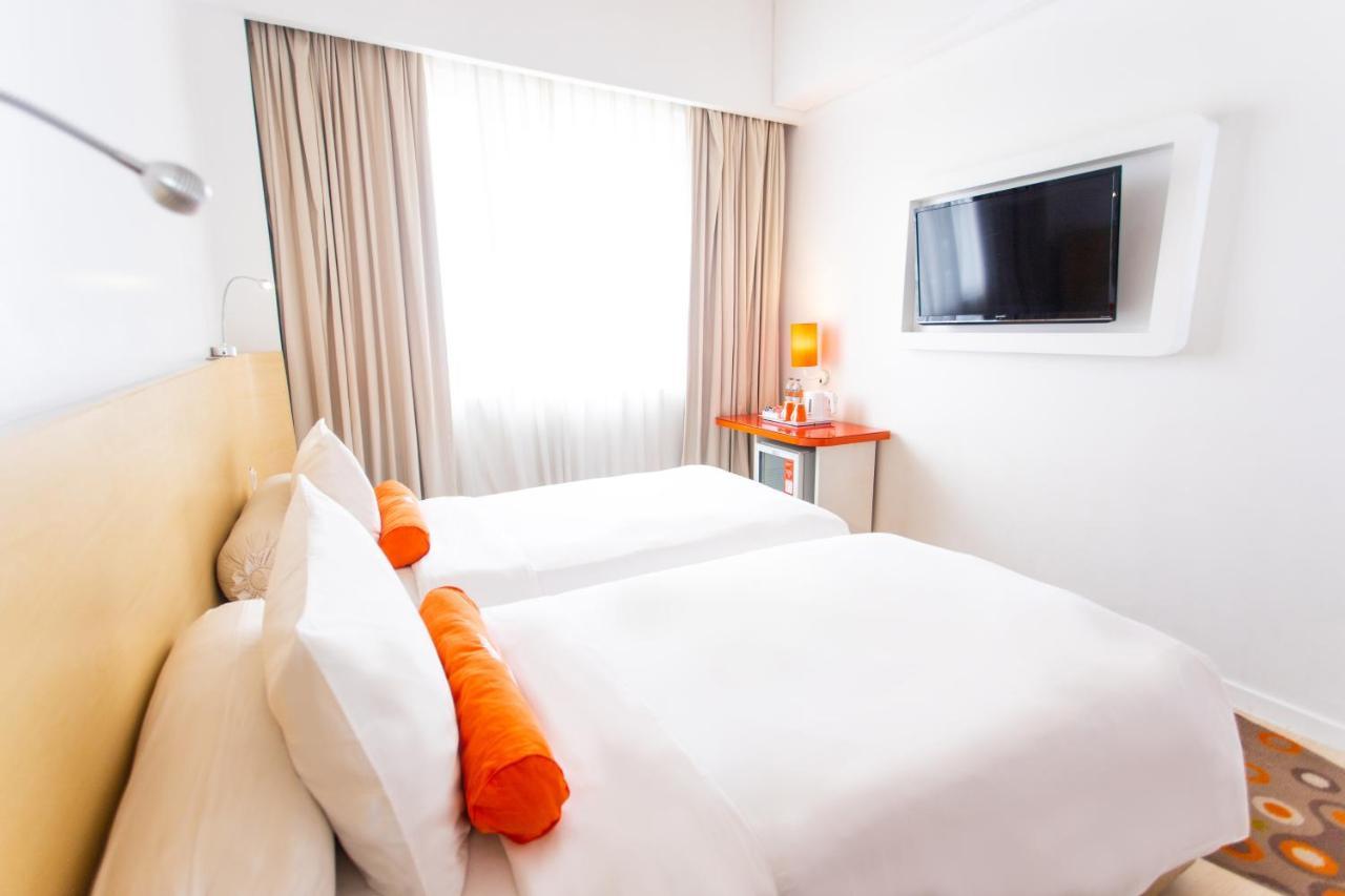 Harris Hotel Pontianak Kültér fotó