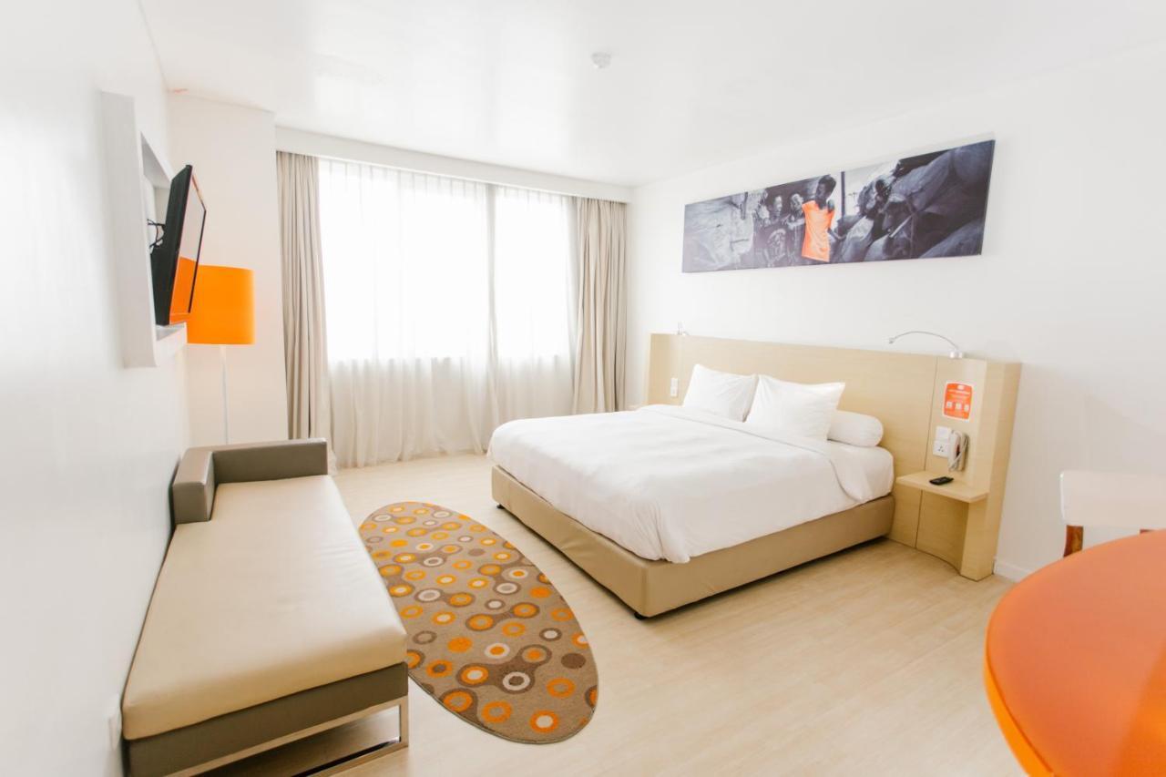 Harris Hotel Pontianak Kültér fotó