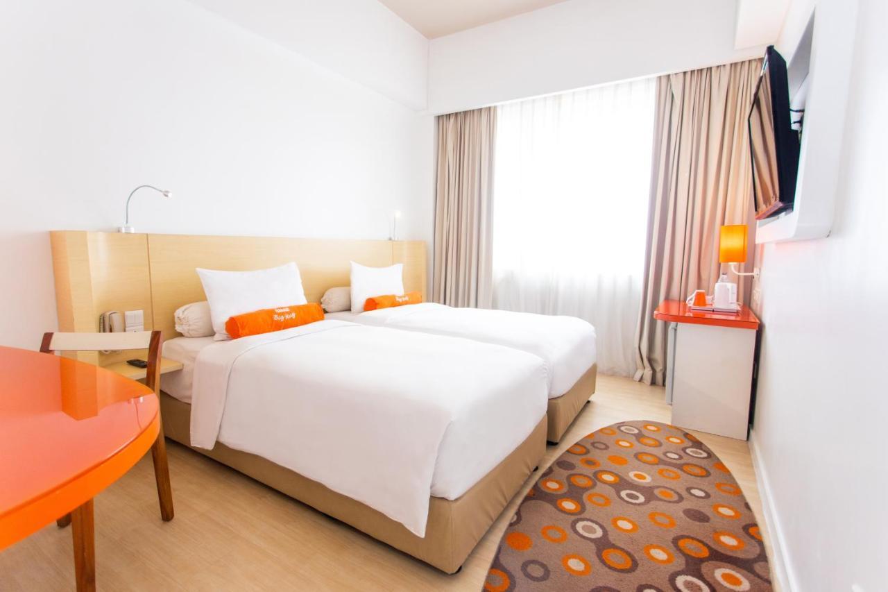 Harris Hotel Pontianak Kültér fotó