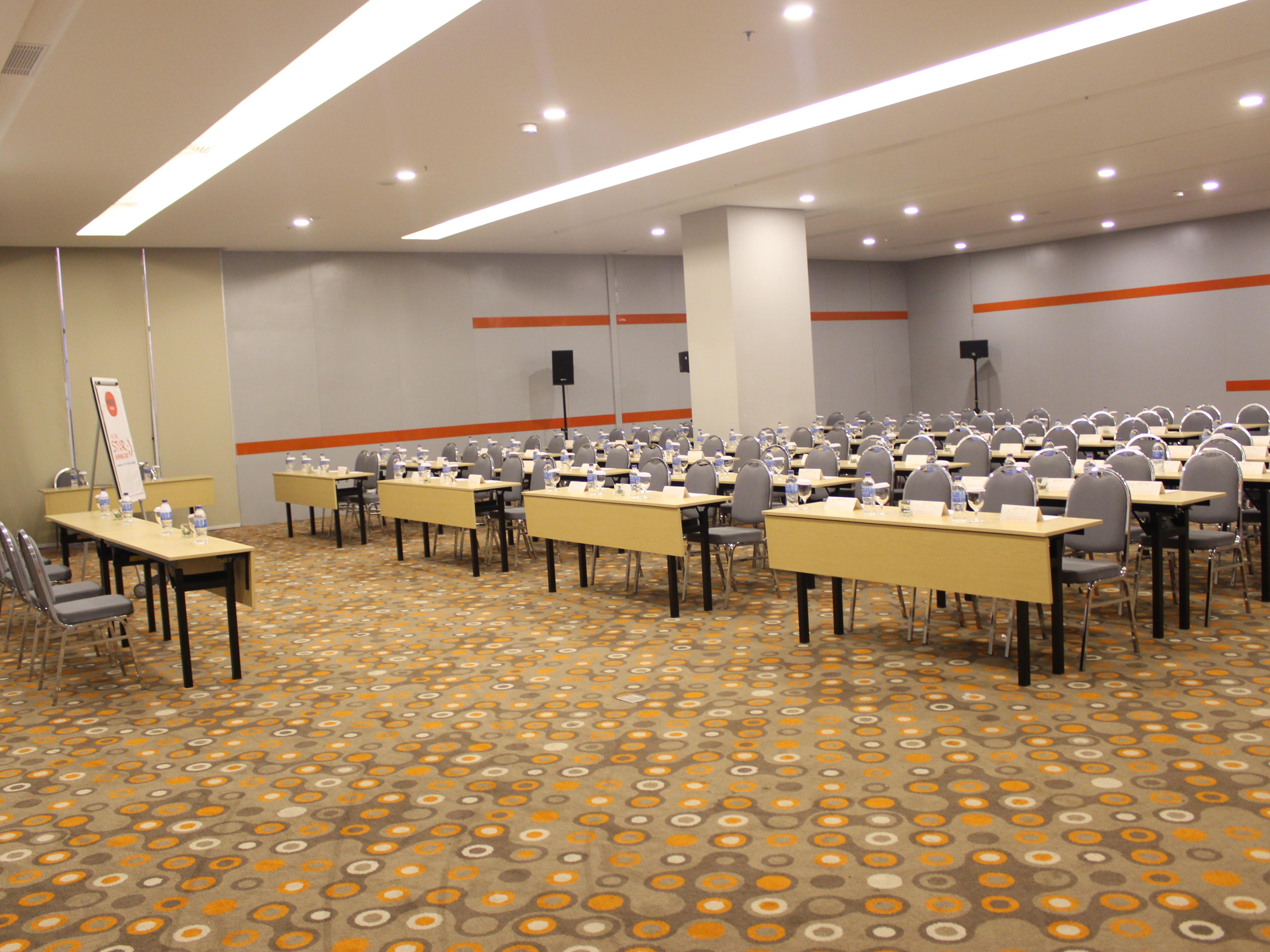 Harris Hotel Pontianak Kültér fotó