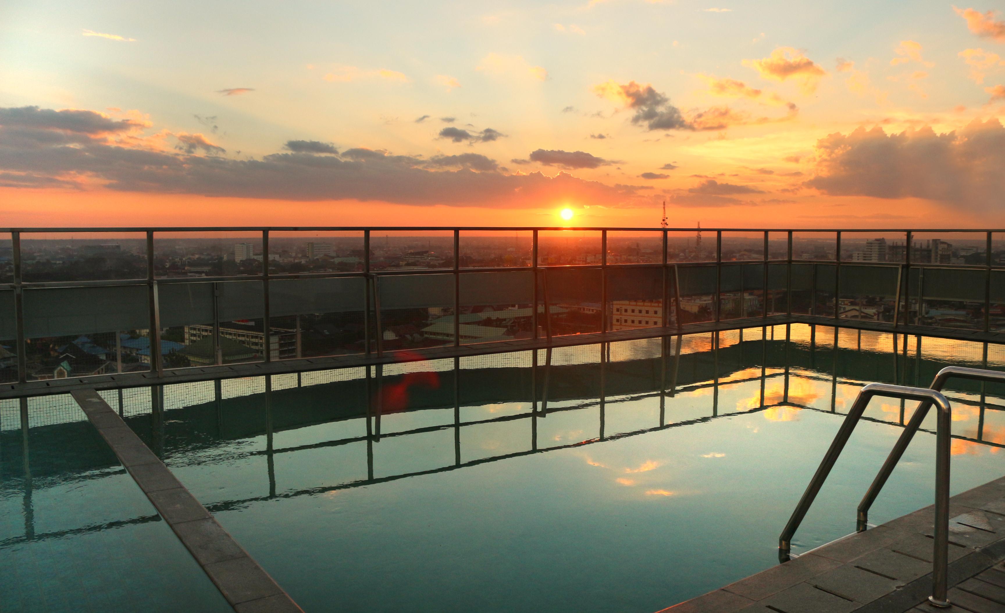 Harris Hotel Pontianak Kültér fotó