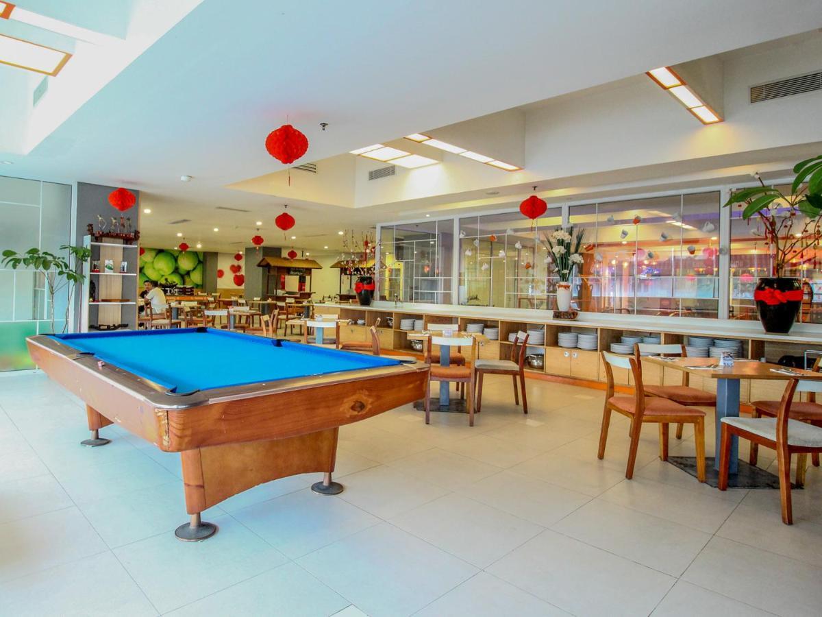 Harris Hotel Pontianak Kültér fotó