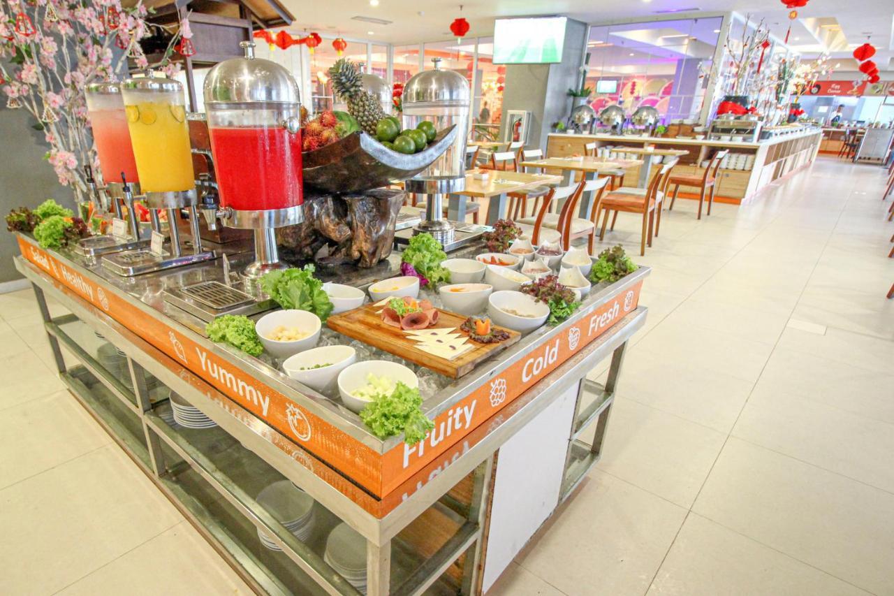 Harris Hotel Pontianak Kültér fotó