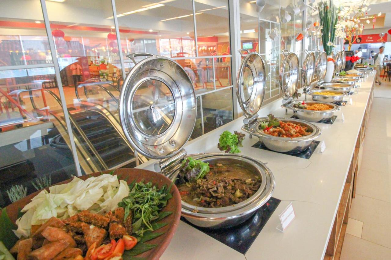Harris Hotel Pontianak Kültér fotó