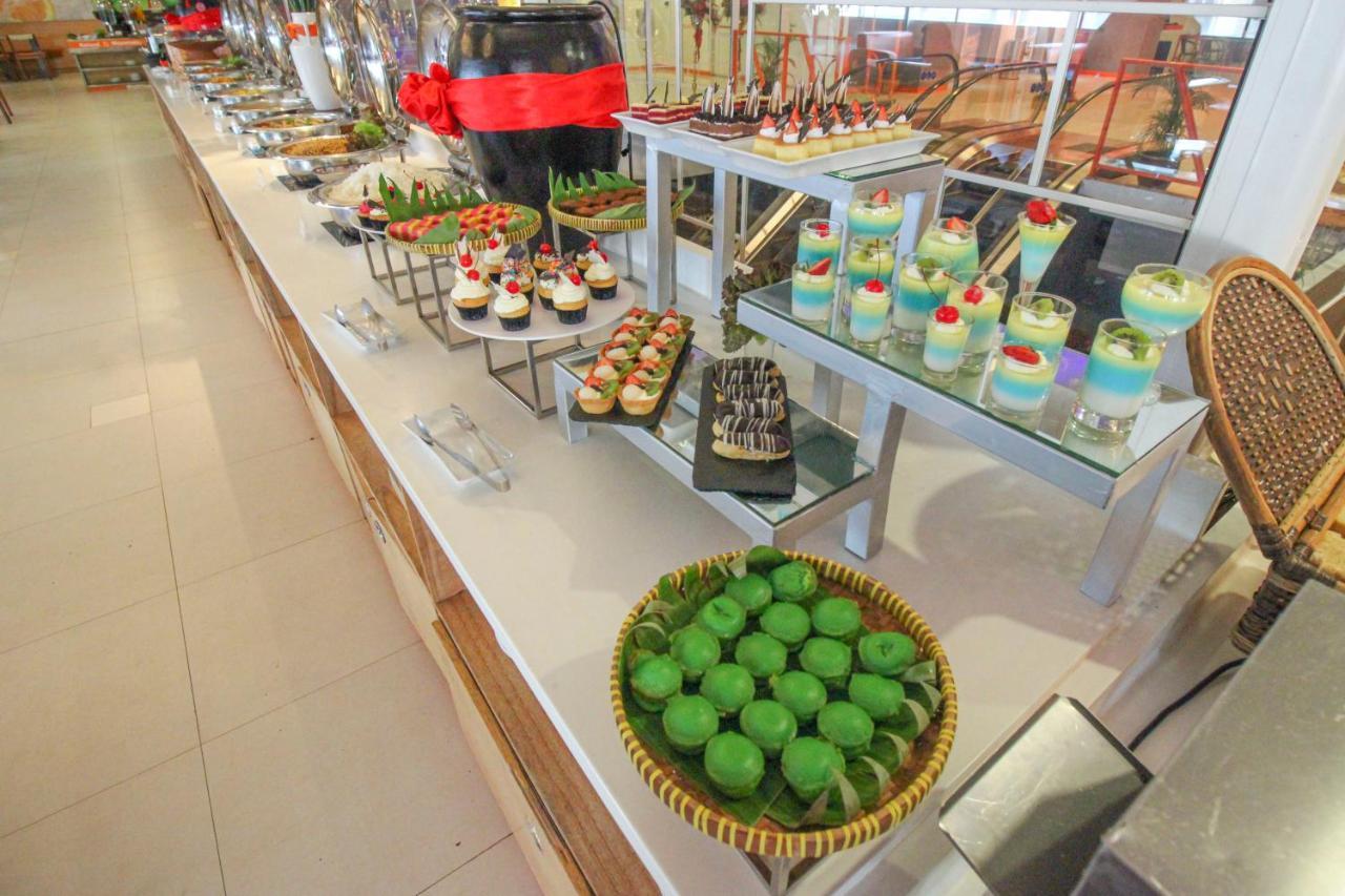Harris Hotel Pontianak Kültér fotó